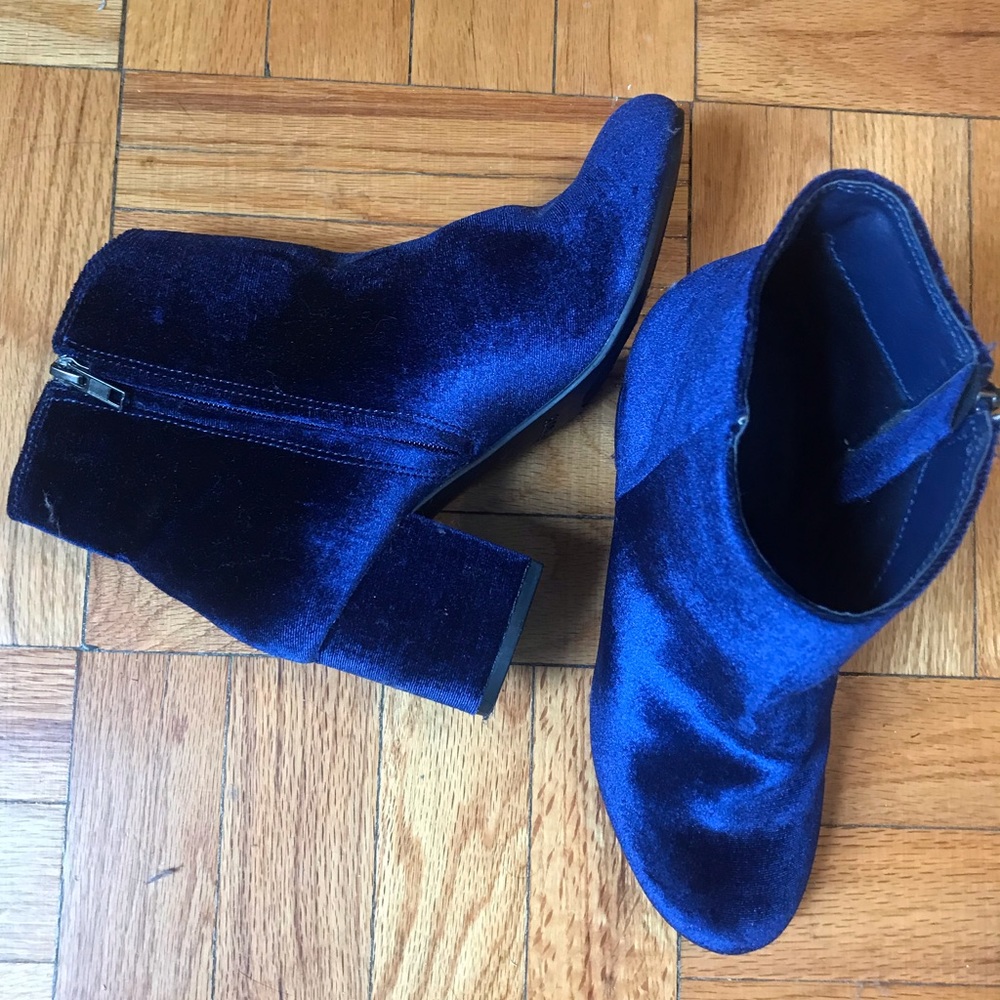 Blue velvet ankle booties s7 (Rebel by Zigi)